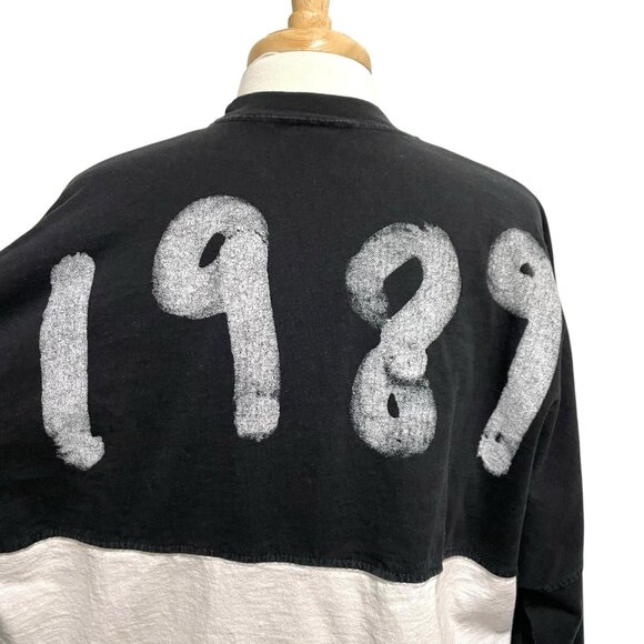 TAYLOR SWIFT 1989 Spirit Jersey Long Sleeve Shirt Top Black White size Large - Picture 4 of 7